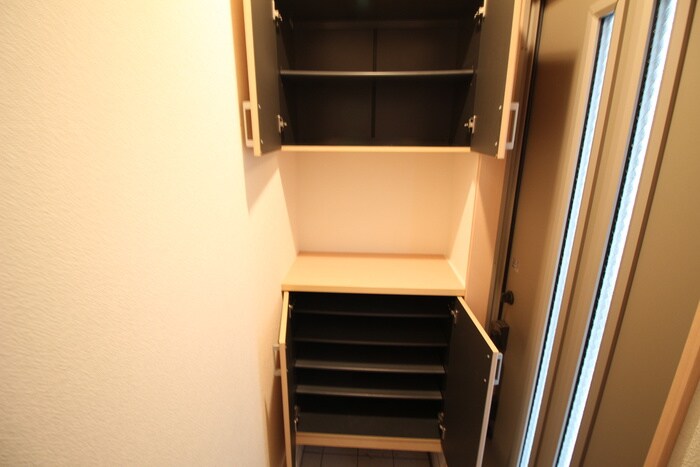 物件内観写真18　(靴箱)