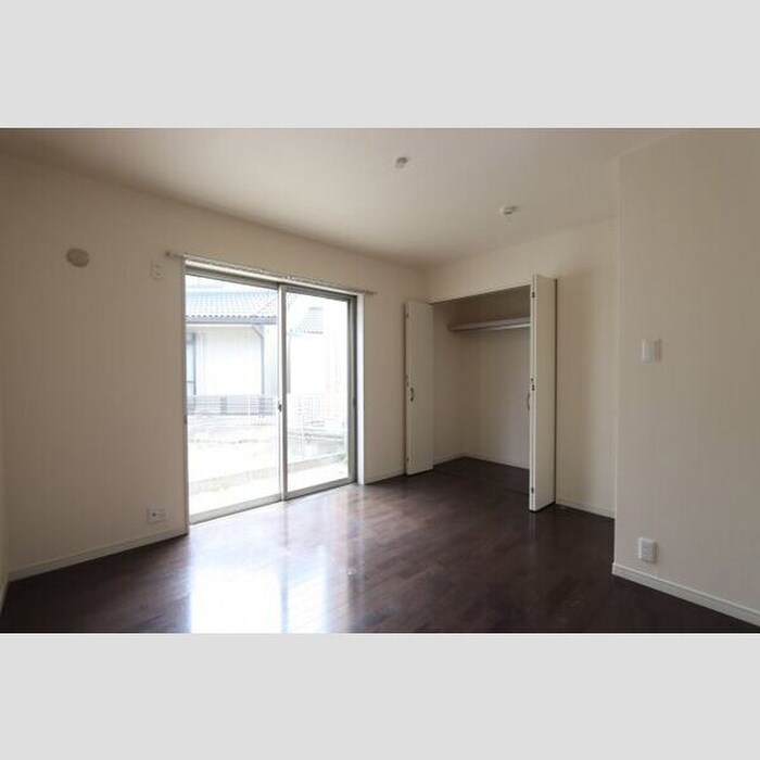 物件内観写真10　(居室)