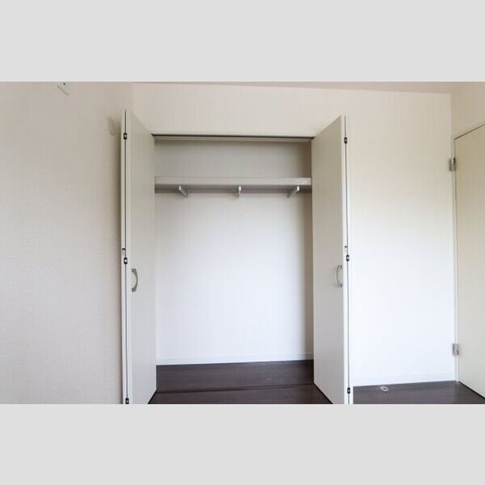 物件内観写真12　(収納)