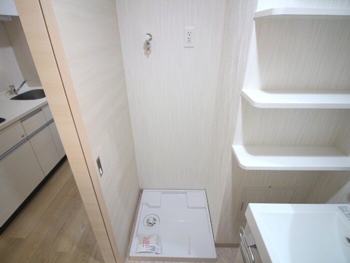 物件内観写真10　(洗濯機置場)