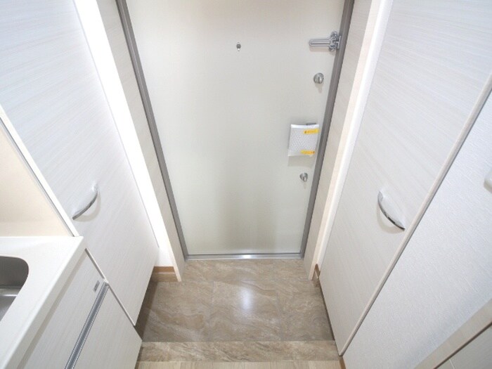 物件内観写真14　(玄関)