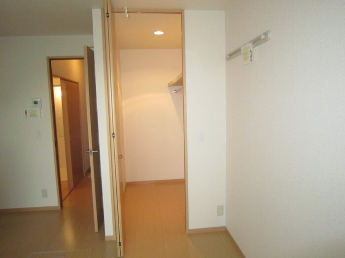 物件内観写真12　(収納)