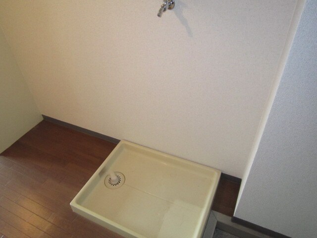 物件内観写真15　(洗濯機置場)