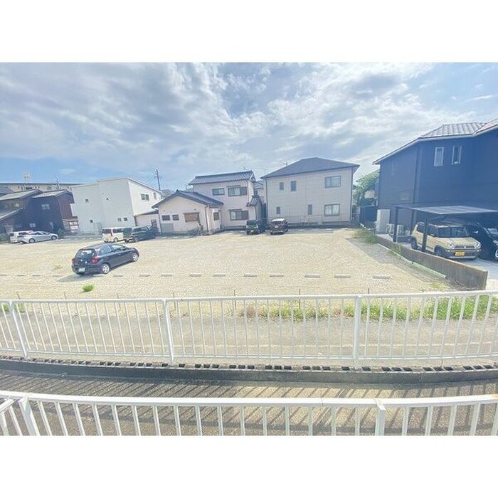 物件内観写真11　(室内からの展望)