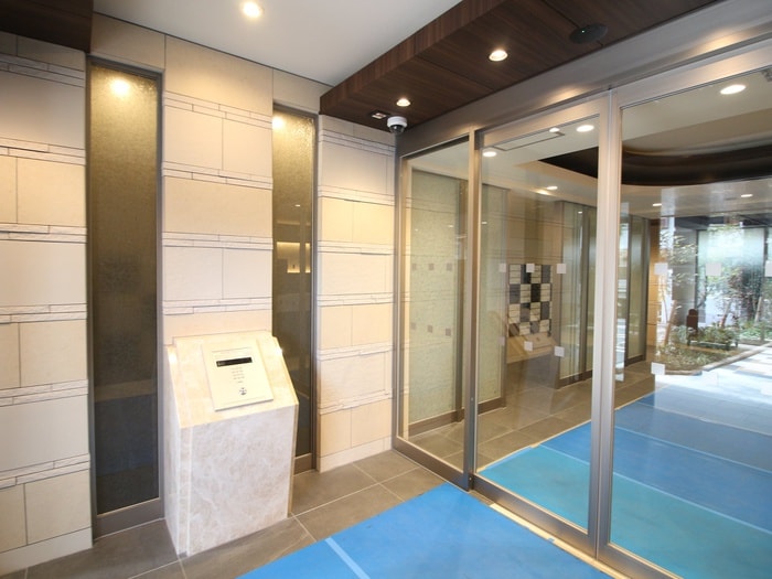 物件外観写真5　(エントランス部分)