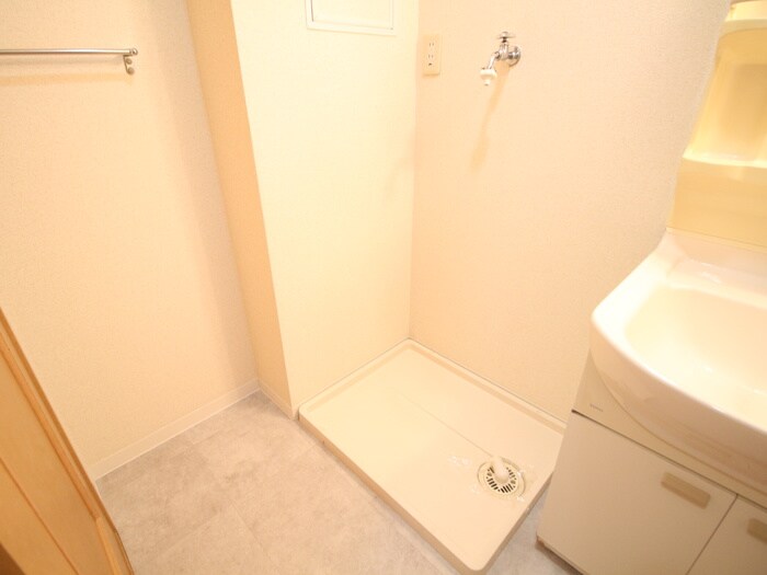 物件内観写真11　(洗濯機置場)