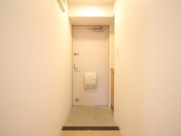 物件内観写真15　(玄関)