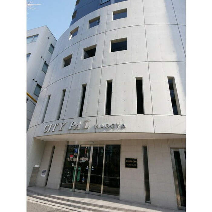 物件外観写真4　(エントランス部分)