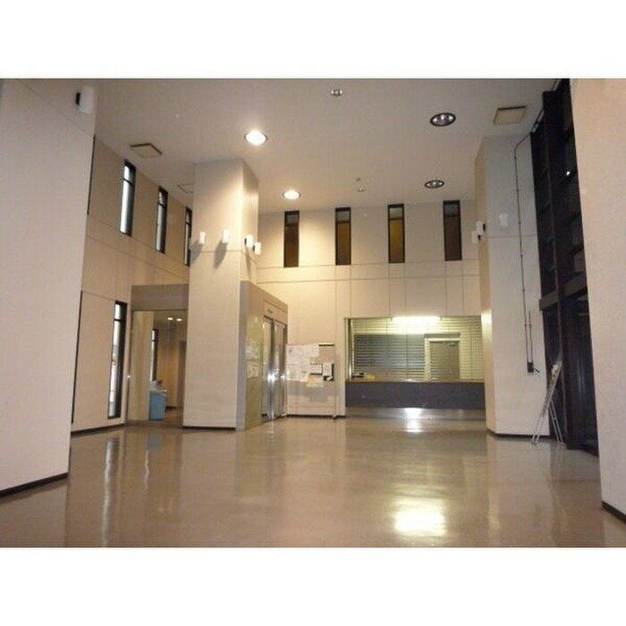 物件外観写真5　(エントランス部分)