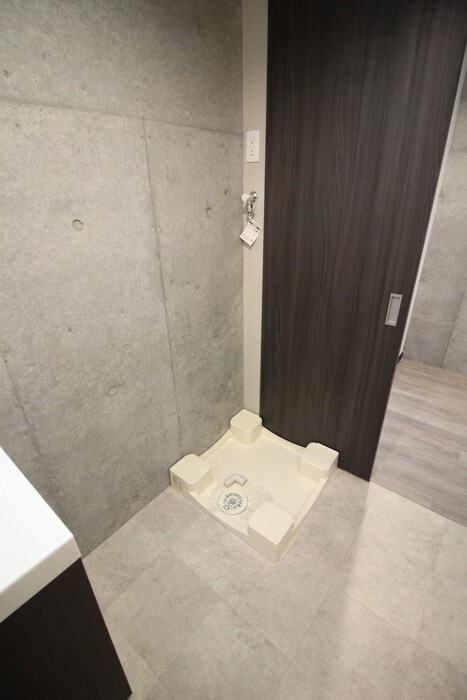 物件内観写真16　(洗濯機置場)