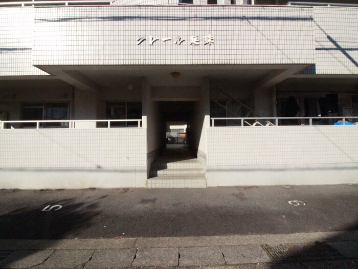 物件外観写真6　(エントランス部分)
