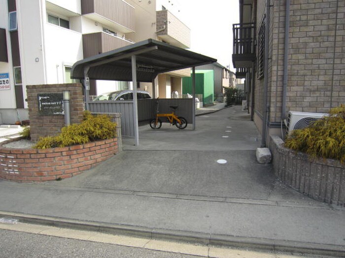 物件外観写真3　(駐輪場)