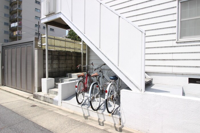 物件外観写真3　(駐輪場)
