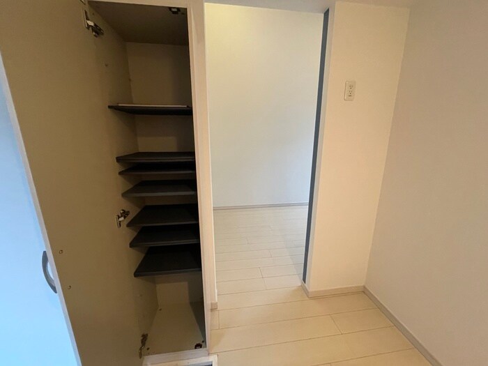 物件内観写真8　(靴箱)