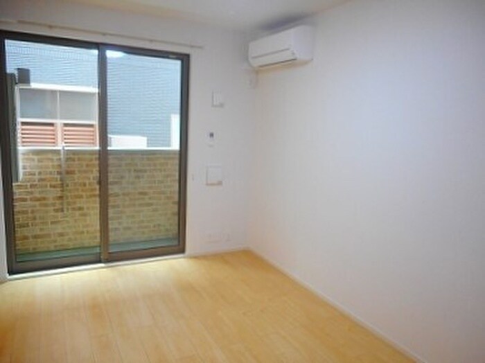 物件内観写真4　(居室)