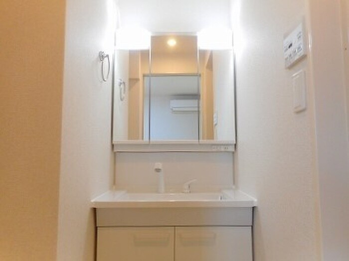 物件内観写真5　(洗面)