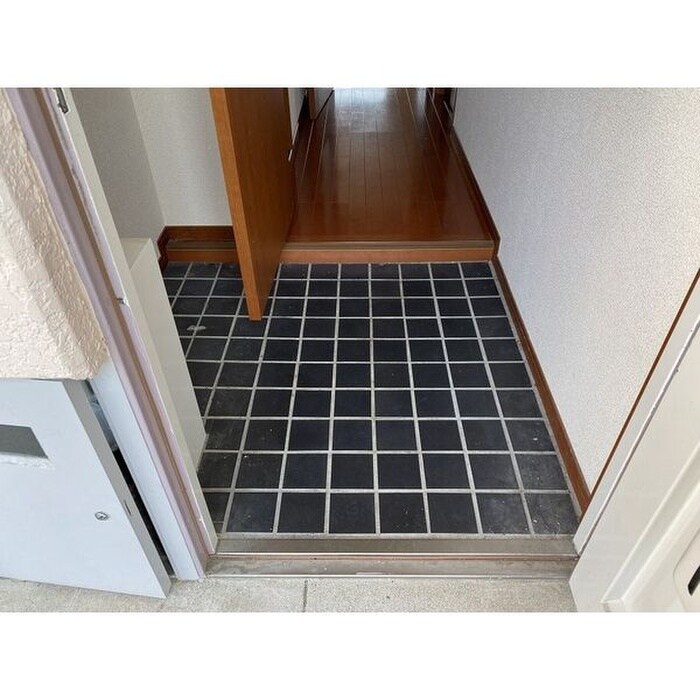 物件内観写真15　(玄関)