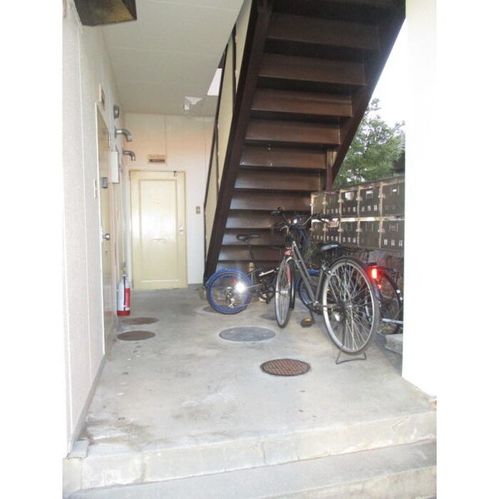 物件外観写真3　(エントランス部分)