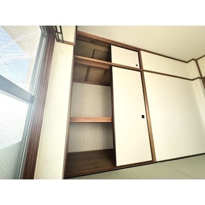 物件内観写真12　(収納)