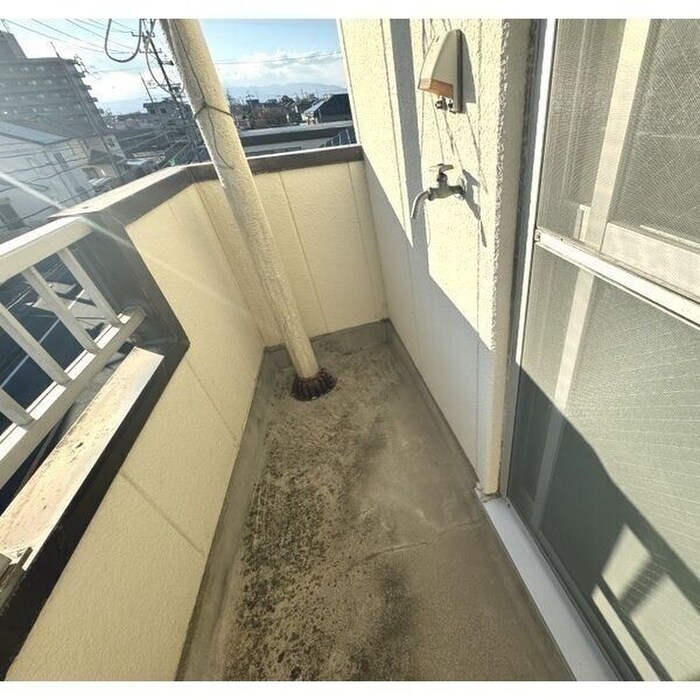 物件内観写真14　(洗濯機置場)