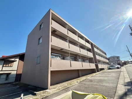 パ－クアベニュ－ティリェツ外観写真