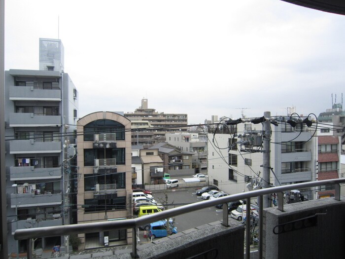 物件内観写真14　(室内からの展望)