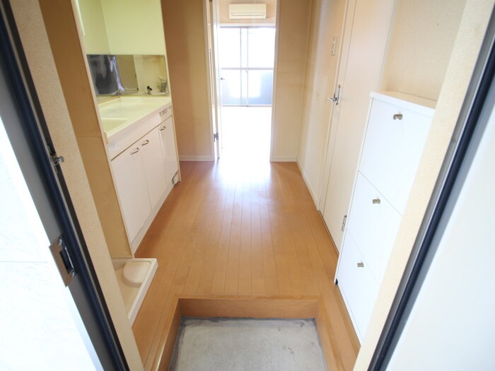 物件内観写真14　(玄関)