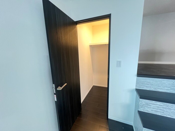 物件内観写真10　(収納)