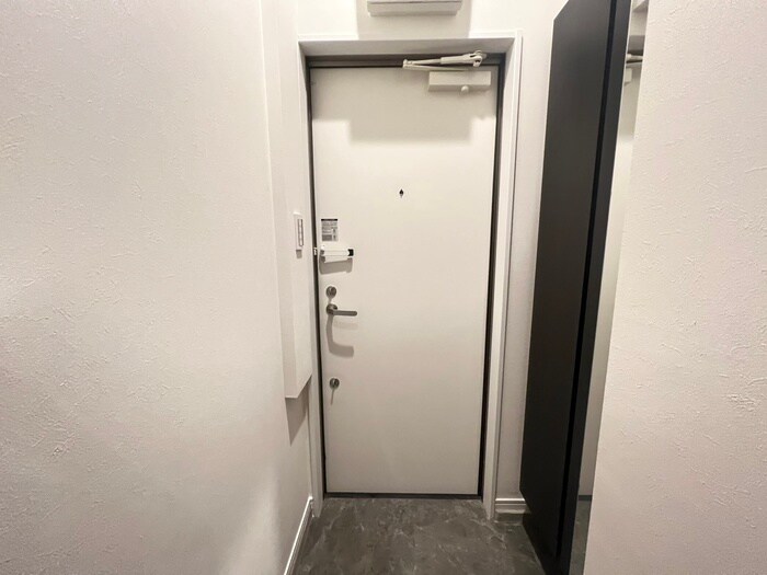 物件内観写真16　(玄関)