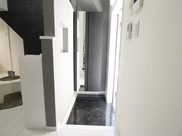 物件内観写真21　(玄関)