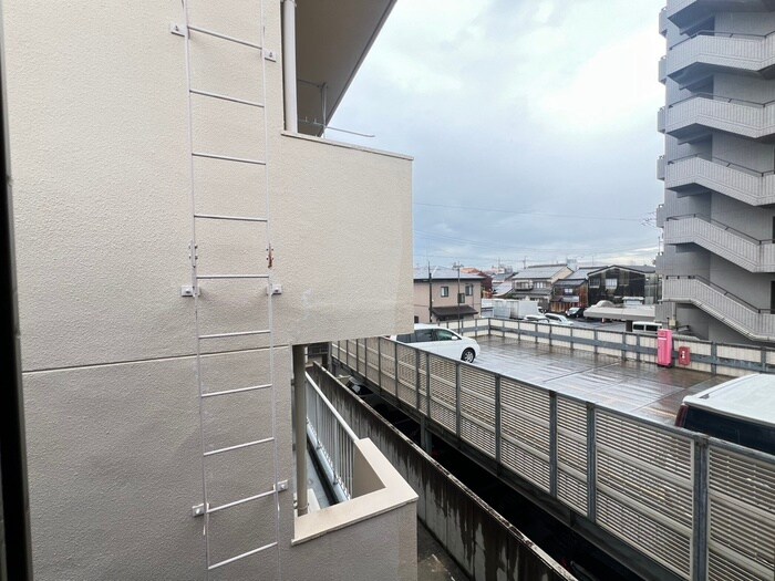 物件内観写真22　(室内からの展望)