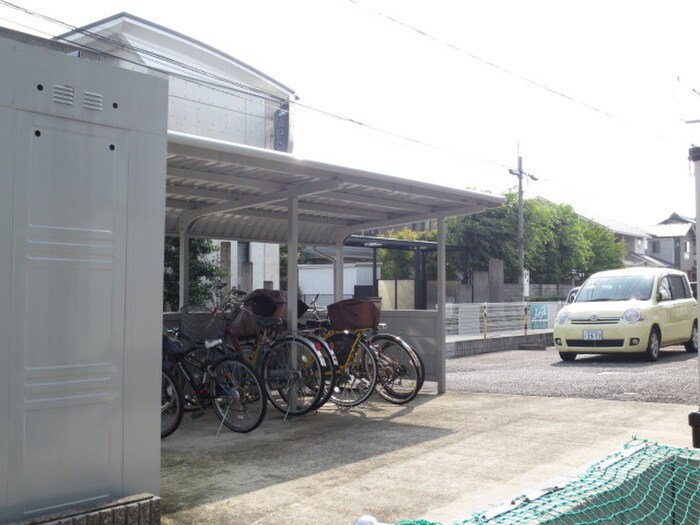 物件外観写真3　(駐輪場)