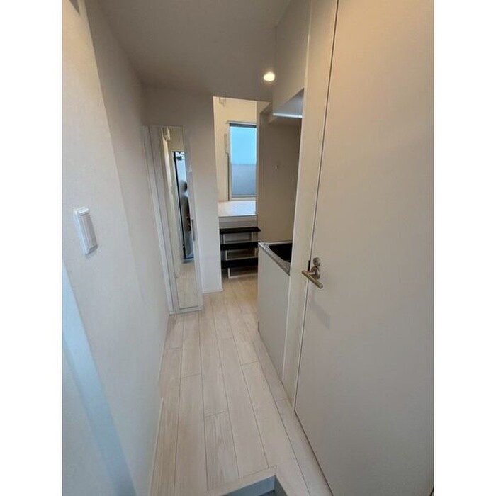 物件内観写真3　(廊下)