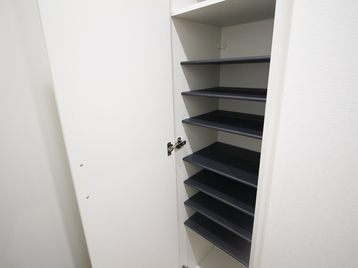 物件内観写真8　(靴箱)