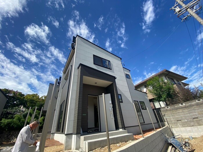 物件外観写真5　(建築中)