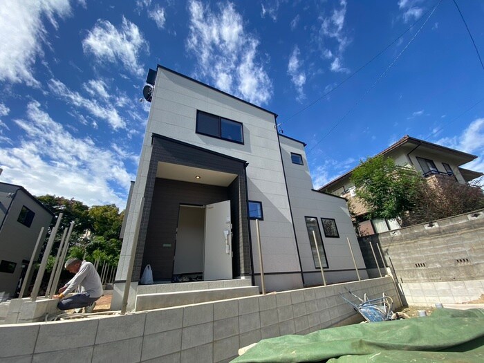 物件外観写真6　(建築中)