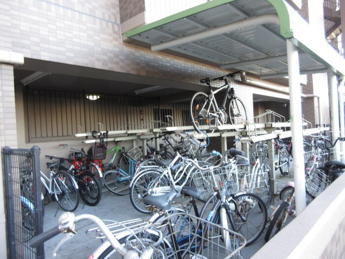 物件外観写真5　(駐輪場)