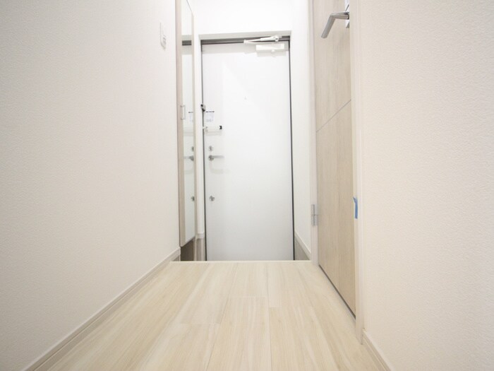 物件内観写真17　(玄関)