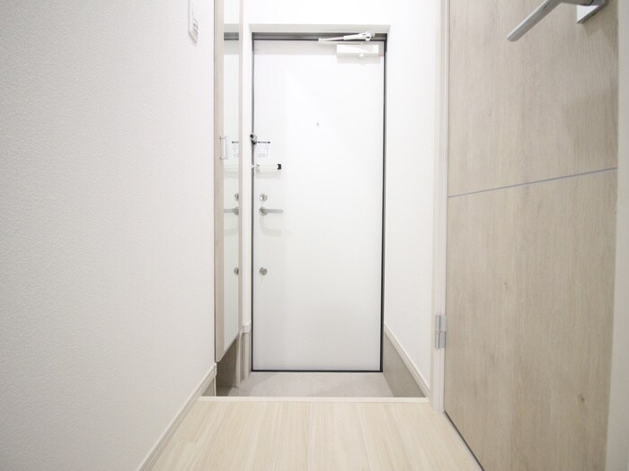 物件内観写真17　(玄関)