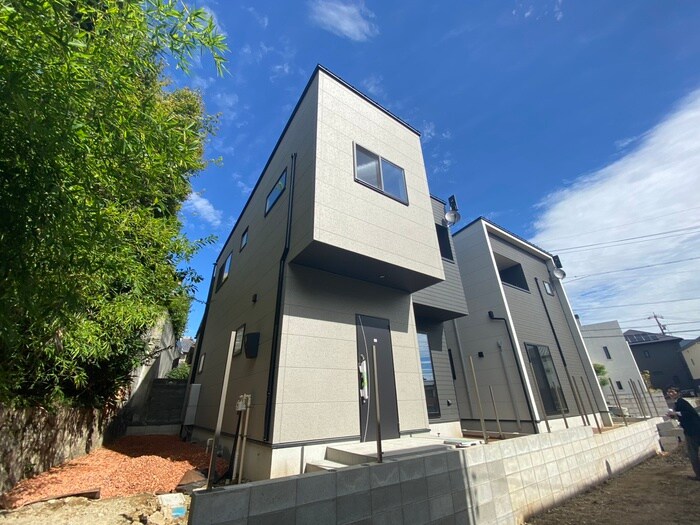 物件外観写真1　(建築中)