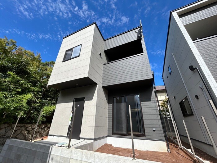 物件外観写真6　(建築中)