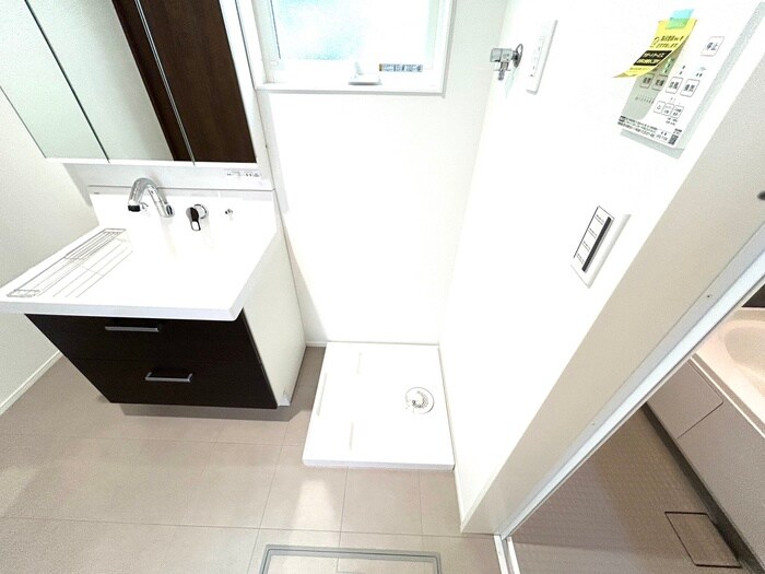 物件内観写真13　(洗濯機置場)