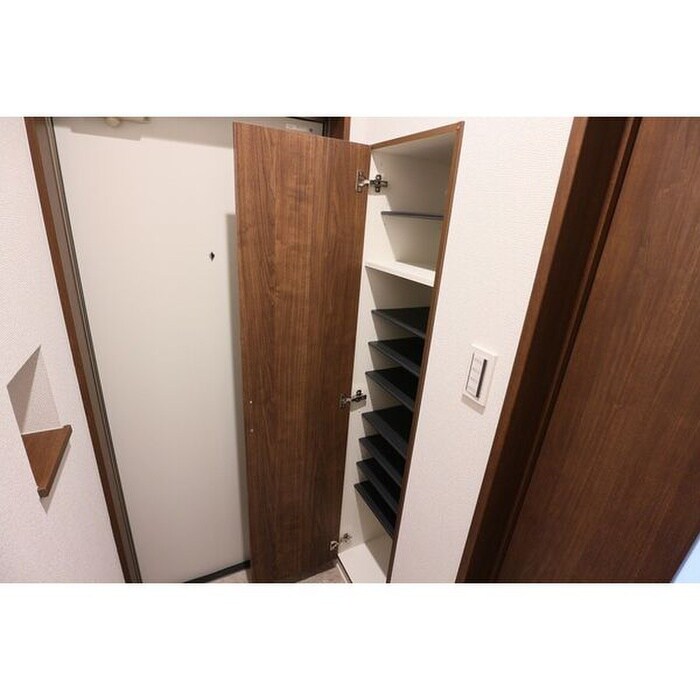 物件内観写真11　(靴箱)