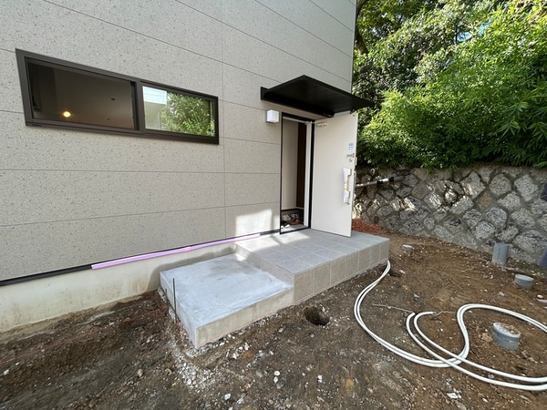 建築中