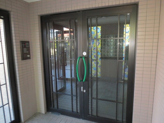 物件外観写真5　(エントランス部分)