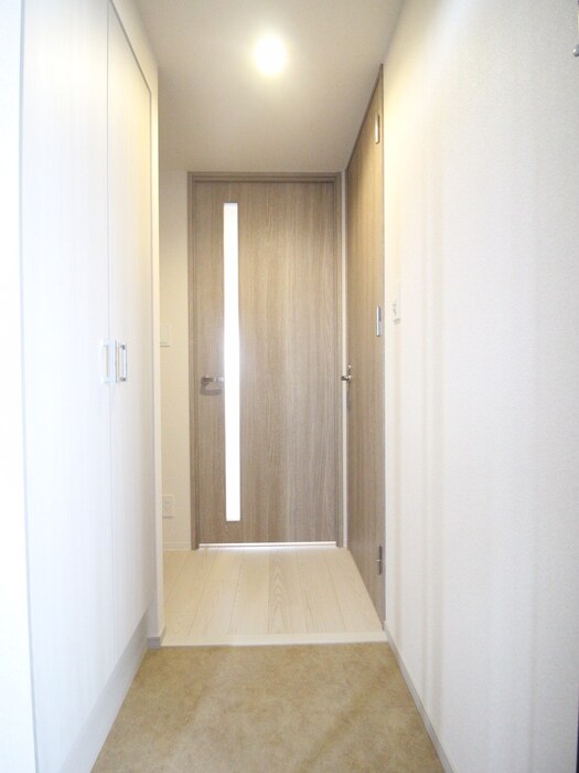 物件内観写真9　(玄関)