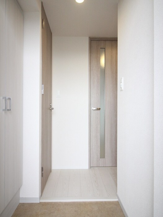 物件内観写真10　(玄関)