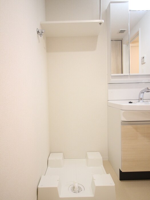 物件内観写真13　(洗濯機置場)