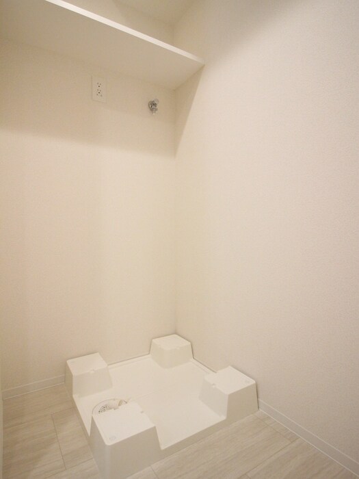 物件内観写真14　(洗濯機置場)