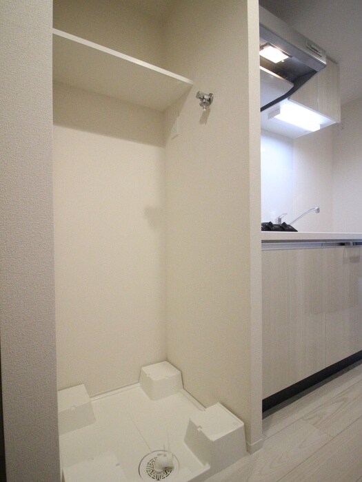 物件内観写真16　(洗濯機置場)